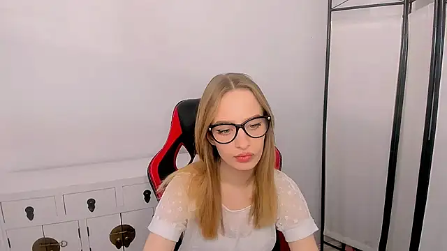 LilaGold online show from February 11, 3:51 pm