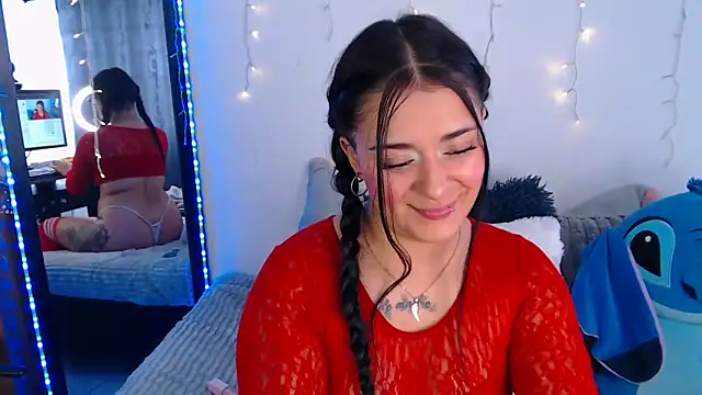 Snapshot of Samanta_james19 chatting on May 16, 6:29 pm Samanta james19 online show from May 16, 6:29 pm
