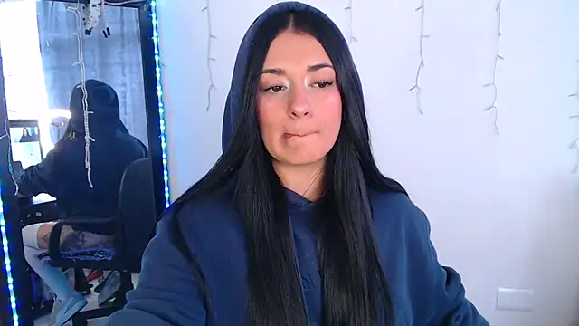 Snapshot of Samanta_james19 chatting on May 7, 6:55 pm Samanta james19 online show from May 7, 6:55 pm