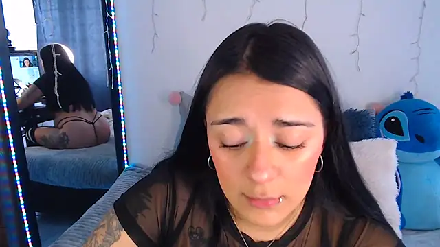 Snapshot of Samanta_james19 chatting on June 20, 4:12 pm Samanta james19 online show from June 20, 4:12 pm