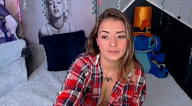 Snapshot of Samanta_james19 chatting on March 15, 6:32 pm Samanta james19 online show from March 15, 6:32 pm