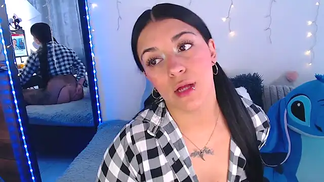 Snapshot of Samanta_james19 chatting on April 26, 5:54 pm Samanta james19 online show from April 26, 5:54 pm