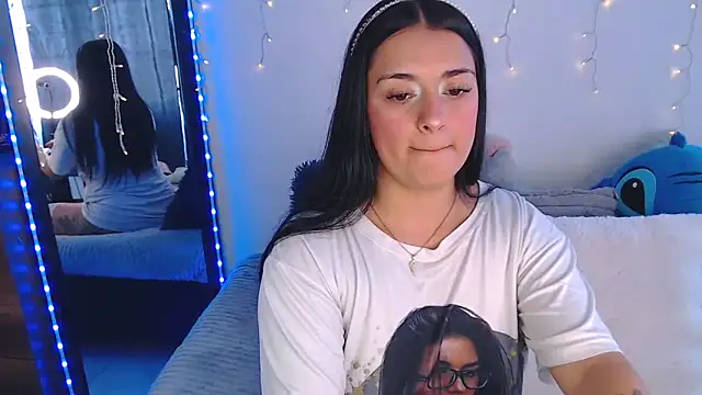 Samanta james19 online show from April 18, 6:10 pm