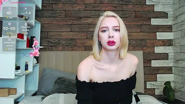 White Lioness online show from March 30, 4:52 pm