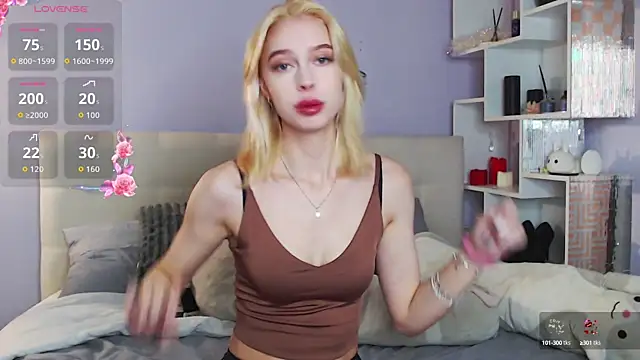 Snapshot of White_Lioness chatting on October 14, 3:45 pm White Lioness online show from October 14, 3:45 pm
