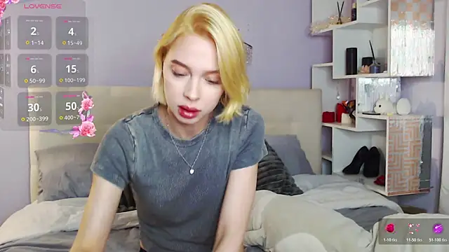 Snapshot of White_Lioness chatting on October 21, 3:11 pm White Lioness online show from October 21, 3:11 pm