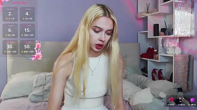Snapshot of White_Lioness chatting on September 15, 4:51 pm White Lioness online show from September 15, 4:51 pm