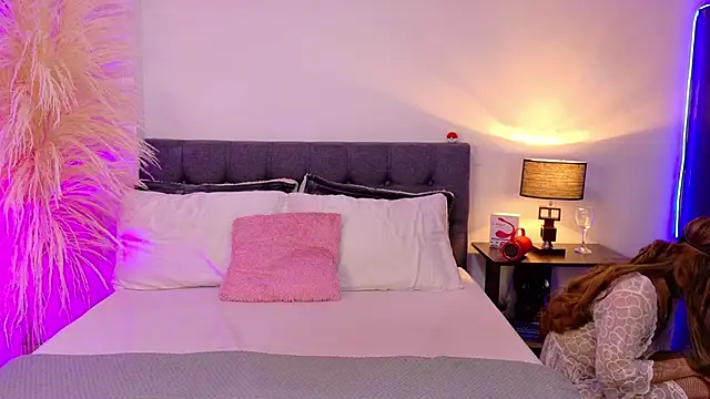 Snapshot of Rouse_Hilton chatting on November 16, 10:35 pm Rouse Hilton online show from November 16, 10:35 pm