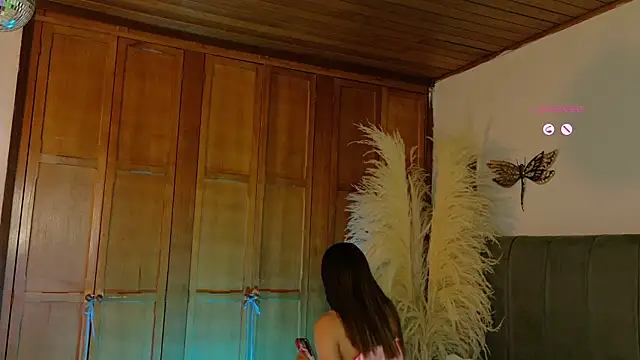 Rouse Hilton online show from April 4, 2:40 am