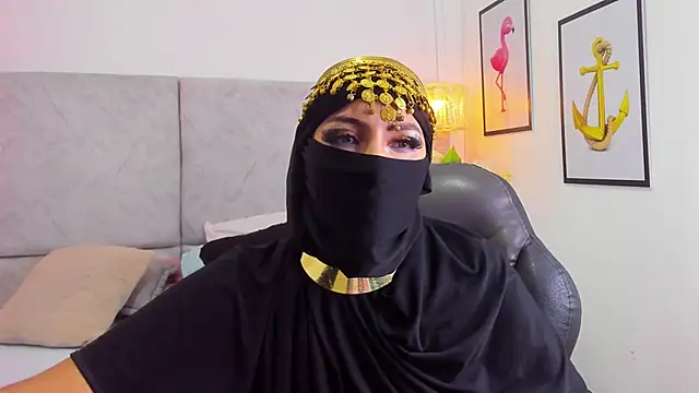 Snapshot of naomiii__ chatting on October 21, 11:53 am naomiii online show from October 21, 11:53 am