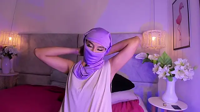 Snapshot of naomiii__ chatting on November 27, 11:43 am naomiii online show from November 27, 11:43 am