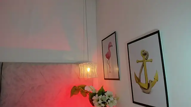 naomiii   online show from March 21, 11:36 am