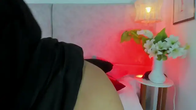 naomiii   online show from March 26, 11:52 am