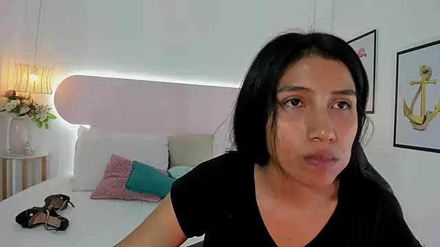 naomiii   online show from October 2, 11:46 am