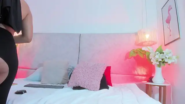 naomiii   online show from March 23, 11:43 am