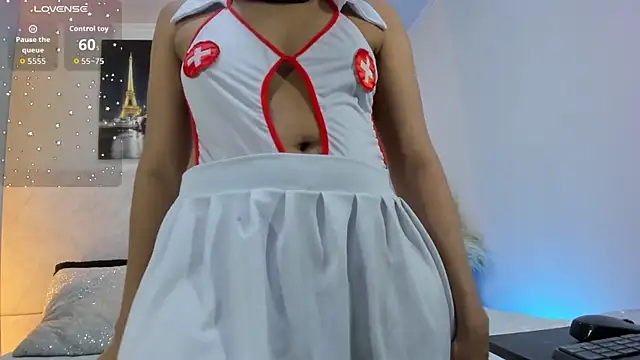 naomiii   online show from May 8, 11:58 am