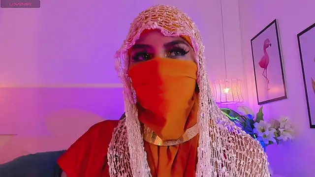 Snapshot of naomiii__ chatting on October 20, 11:55 am naomiii online show from October 20, 11:55 am