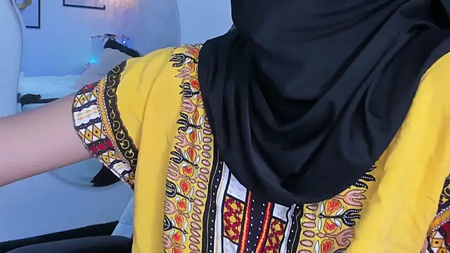 naomiii   online show from December 20, 1:47 pm