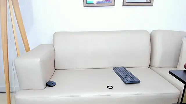 naomiii   online show from March 12, 4:08 am