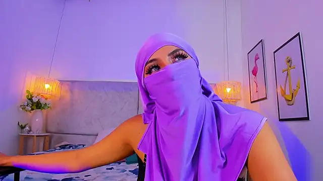 Snapshot of naomiii__ chatting on October 25, 11:53 am naomiii online show from October 25, 11:53 am