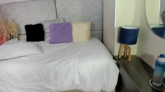 naomiii   online show from April 24, 11:34 am