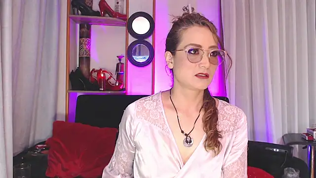 Snapshot of AdeleMourfg chatting on February 27, 4:02 am AdeleMourfg online show from February 27, 4:02 am