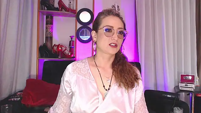 Snapshot of AdeleMourfg chatting on February 27, 7:08 am AdeleMourfg online show from February 27, 7:08 am