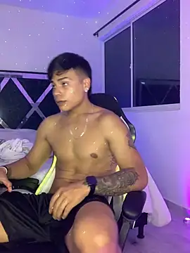 SantiagoReyesFtt online show from December 7, 7:21 am