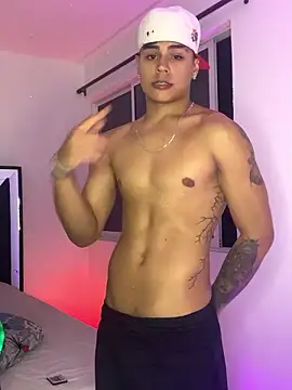 SantiagoReyesFtt online show from December 7, 4:15 am