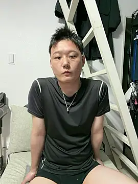 Snapshot of tuki_fu chatting on May 5, 11:46 am tuki fu online show from May 5, 11:46 am