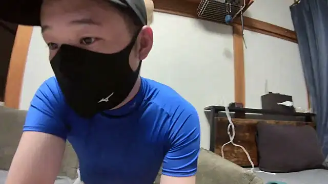 Snapshot of tuki_fu chatting on December 7, 10:06 am tuki fu online show from December 7, 10:06 am