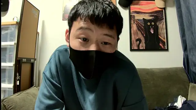 Snapshot of tuki_fu chatting on March 2, 1:42 pm tuki fu online show from March 2, 1:42 pm