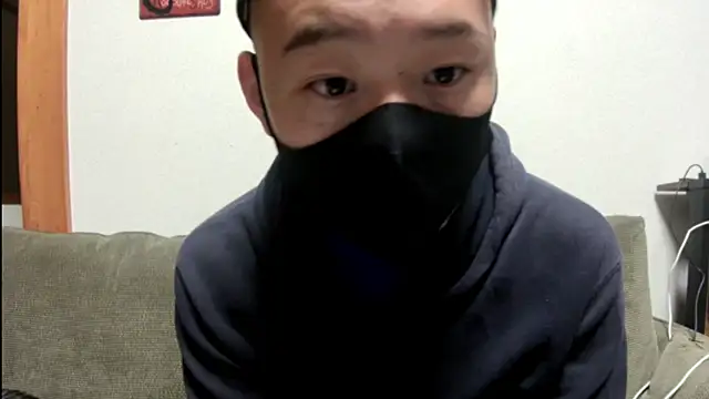Snapshot of tuki_fu chatting on December 14, 1:59 pm tuki fu online show from December 14, 1:59 pm