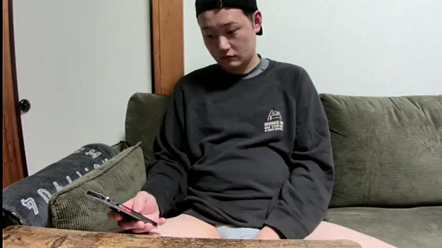 Snapshot of tuki_fu chatting on February 21, 12:27 pm tuki fu online show from February 21, 12:27 pm