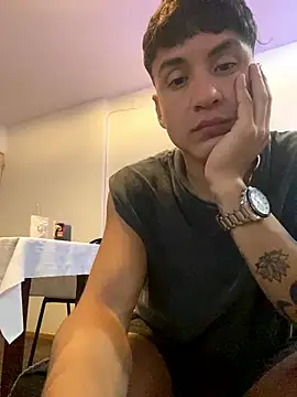 LCarreraa online show from January 18, 5:55 am