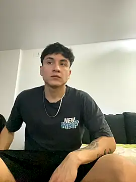 LCarreraa online show from November 6, 1:42 am