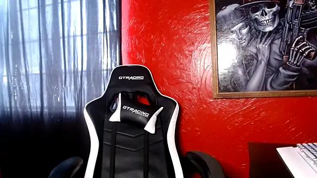 Snapshot of daddy_girl88 chatting on March 4, 4:41 pm daddy girl88 online show from March 4, 4:41 pm