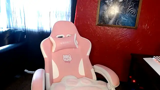 Snapshot of daddy_girl88 chatting on November 12, 5:39 pm daddy girl88 online show from November 12, 5:39 pm