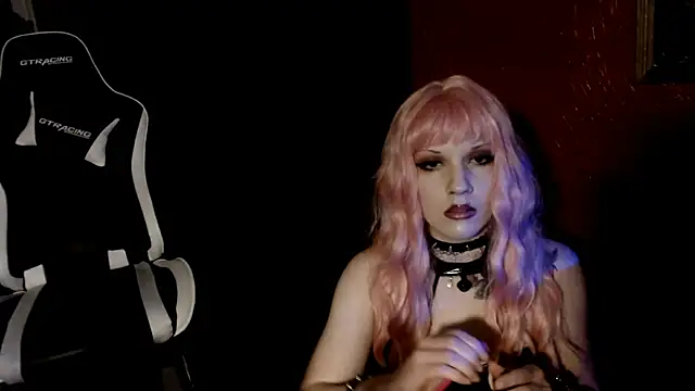 Snapshot of daddy_girl88 chatting on January 3, 5:17 am daddy girl88 online show from January 3, 5:17 am