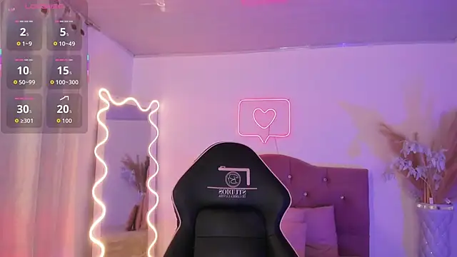 Snapshot of Amara_tay chatting on September 24, 7:20 pm Amara tay online show from September 24, 7:20 pm