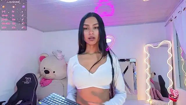 Jazmin tay online show from November 15, 11:58 am