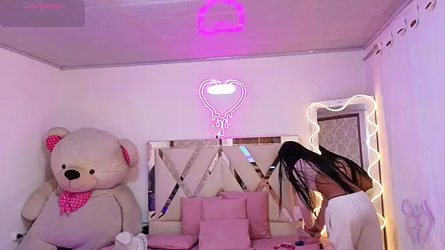 Jazmin tay online show from November 29, 12:05 pm