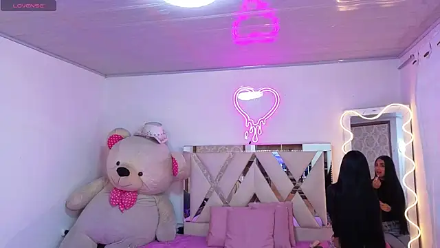 Jazmin tay online show from December 1, 11:44 am