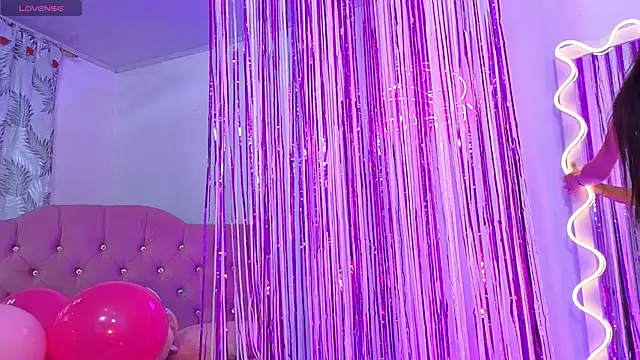 Jazmin tay online show from November 27, 7:25 pm