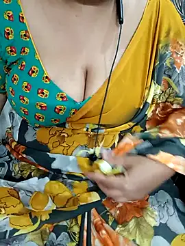Snapshot of Yours_Radika chatting on February 25, 8:00 pm Yours Radika online show from February 25, 8:00 pm