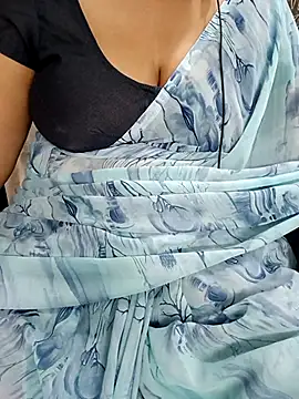 Snapshot of Yours_Radika chatting on March 1, 7:37 pm Yours Radika online show from March 1, 7:37 pm