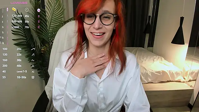 Snapshot of Dora_Marcelli chatting on October 15, 6:54 am Dora Marcelli online show from October 15, 6:54 am