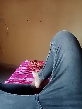 Surajpuja79 online show from March 31, 8:27 am