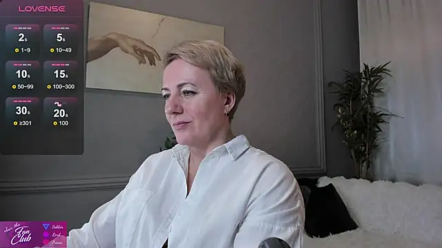 Nika Smit online show from February 2, 11:18 am