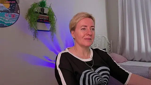 Nika Smit online show from November 8, 5:22 am